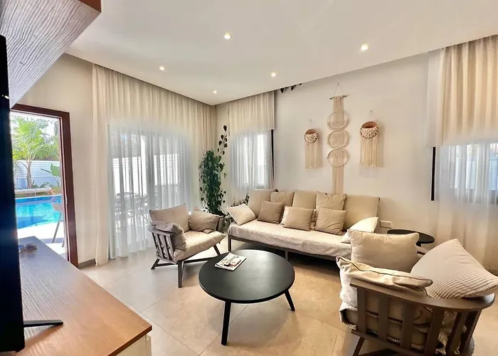 Crystal-blue-villa * بروتاراس