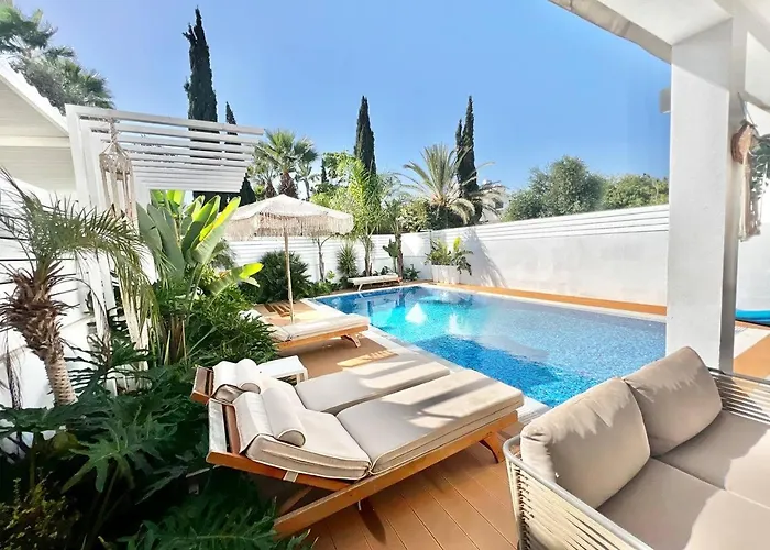 Crystal-blue-villa فيلة بروتاراس