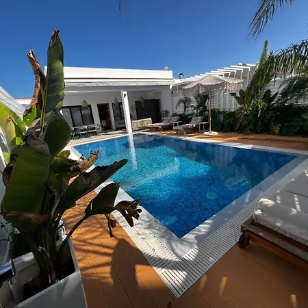 Crystal-blue-villa Βίλα