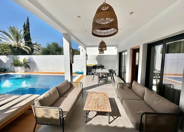 Crystal-blue-villa * Protaras